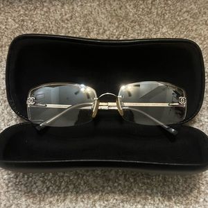 CHANEL sunglasses w/ box